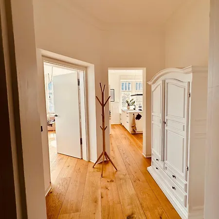 Luxurioese Altbau In Denkmal-villa Apartment *