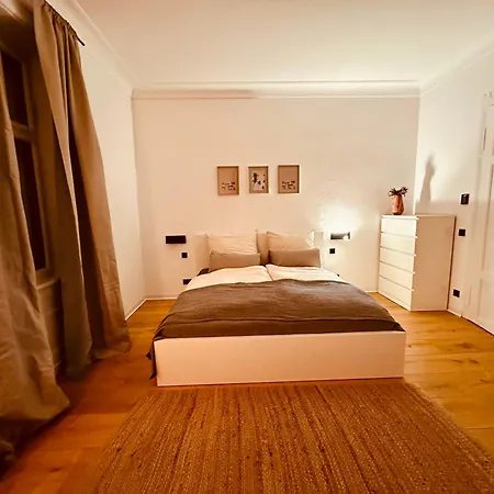 Luxurioese Altbau In Denkmal-villa Apartment *