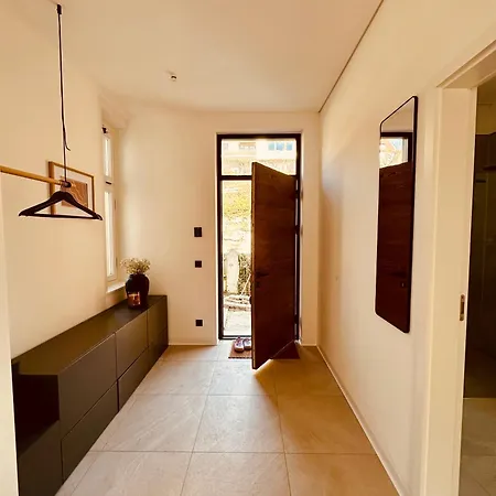 Luxurioese Altbau In Denkmal-villa *