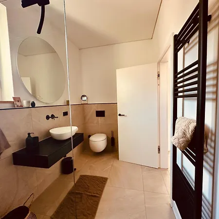 Apartment Luxurioese Altbau In Denkmal-villa *