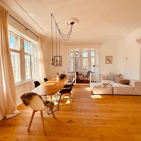 Apartment Luxurioese Altbau In Denkmal-villa Aidlingen