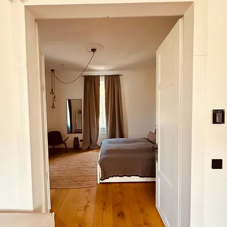 Luxurioese Altbau In Denkmal-villa Appartamento Aidlingen