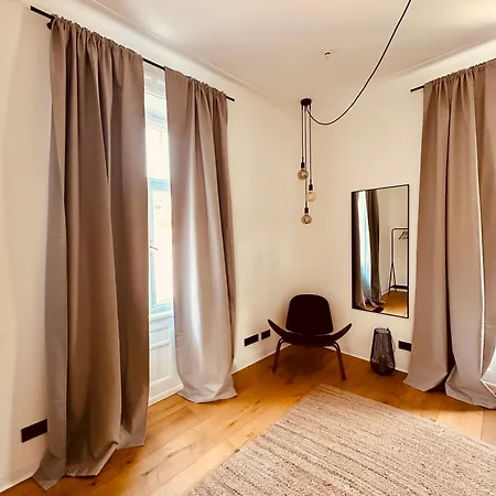 Luxurioese Altbau In Denkmal-villa *