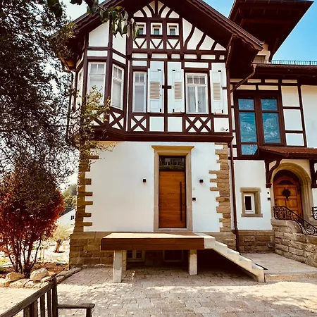 Appartamento Luxurioese Altbau In Denkmal-villa