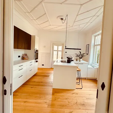 Luxurioese Altbau In Denkmal-villa Appartamento Aidlingen