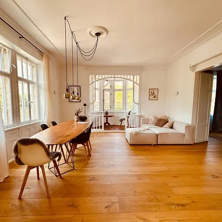 Appartamento Luxurioese Altbau In Denkmal-villa