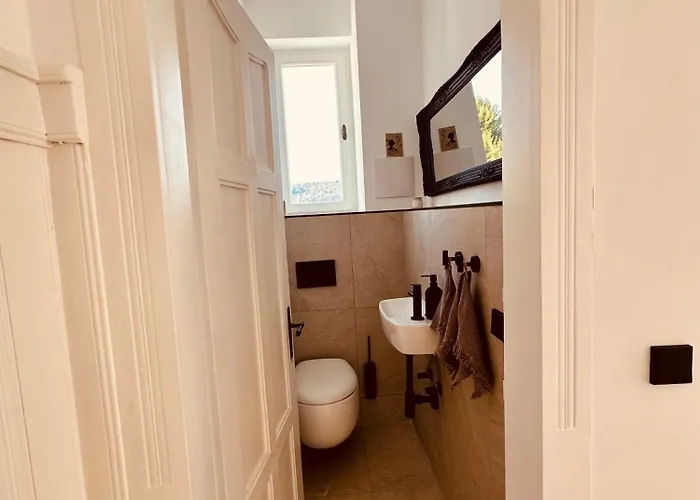 Luxurioese Altbau In Denkmal-villa Apartman